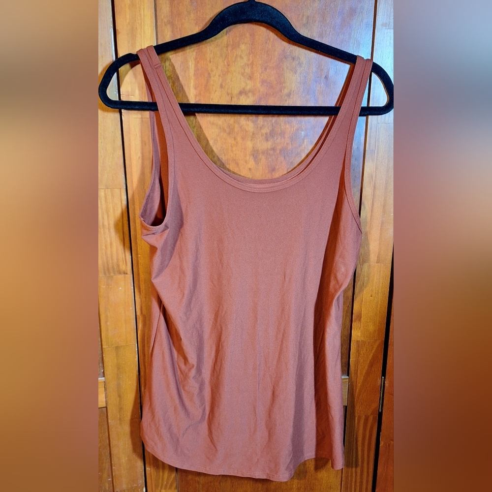 NO BOUNDARIES Rust Tank Top - Picture 2 of 4